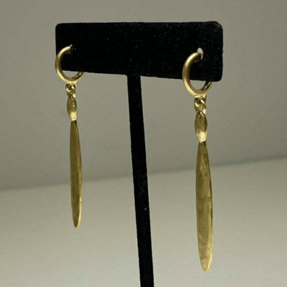 Bella Uno Gold Tone 25% Recycled Metal Selena Gomez Inspired Long Leaf Earrings